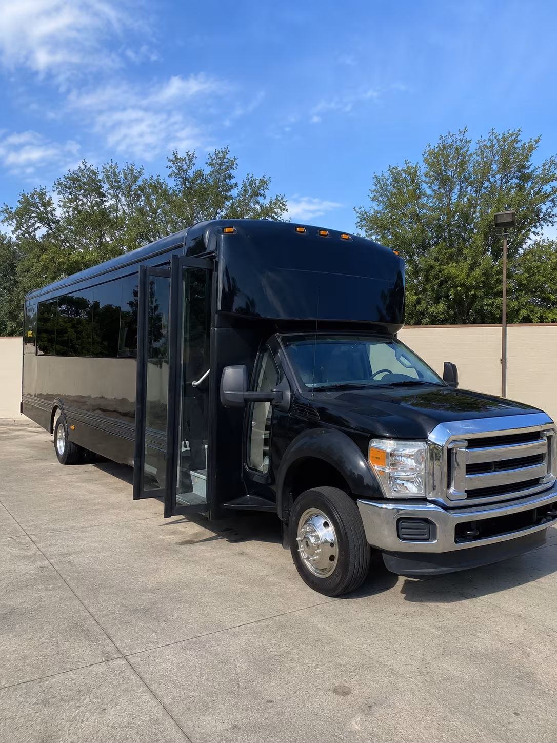olathe 20 passenger party bus